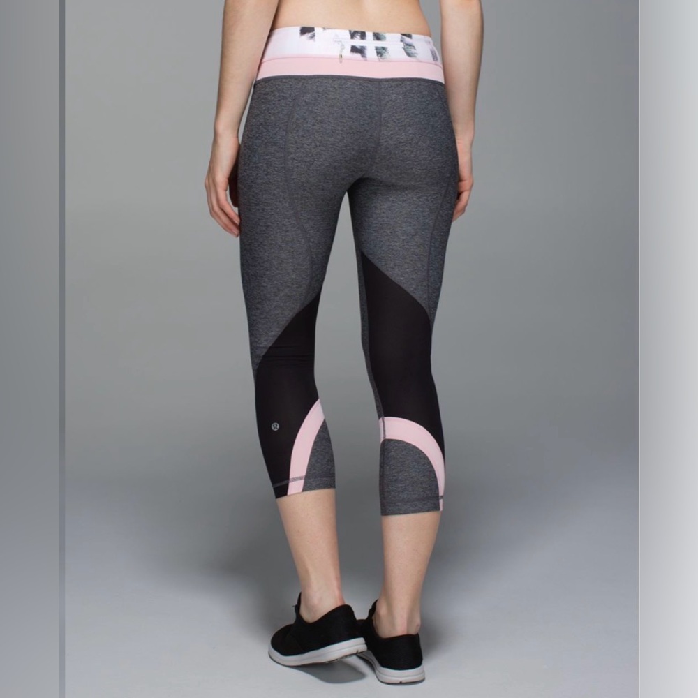 Lululemon Run: Inspire Crop II (Mesh), Size 6